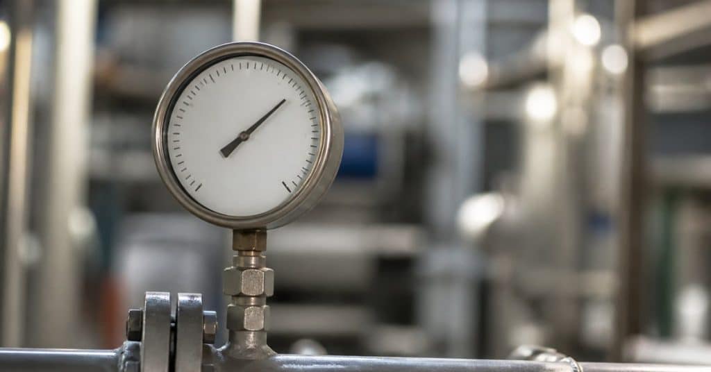 Comment choisir son manomètre de pression : eau, air ou huile ?
